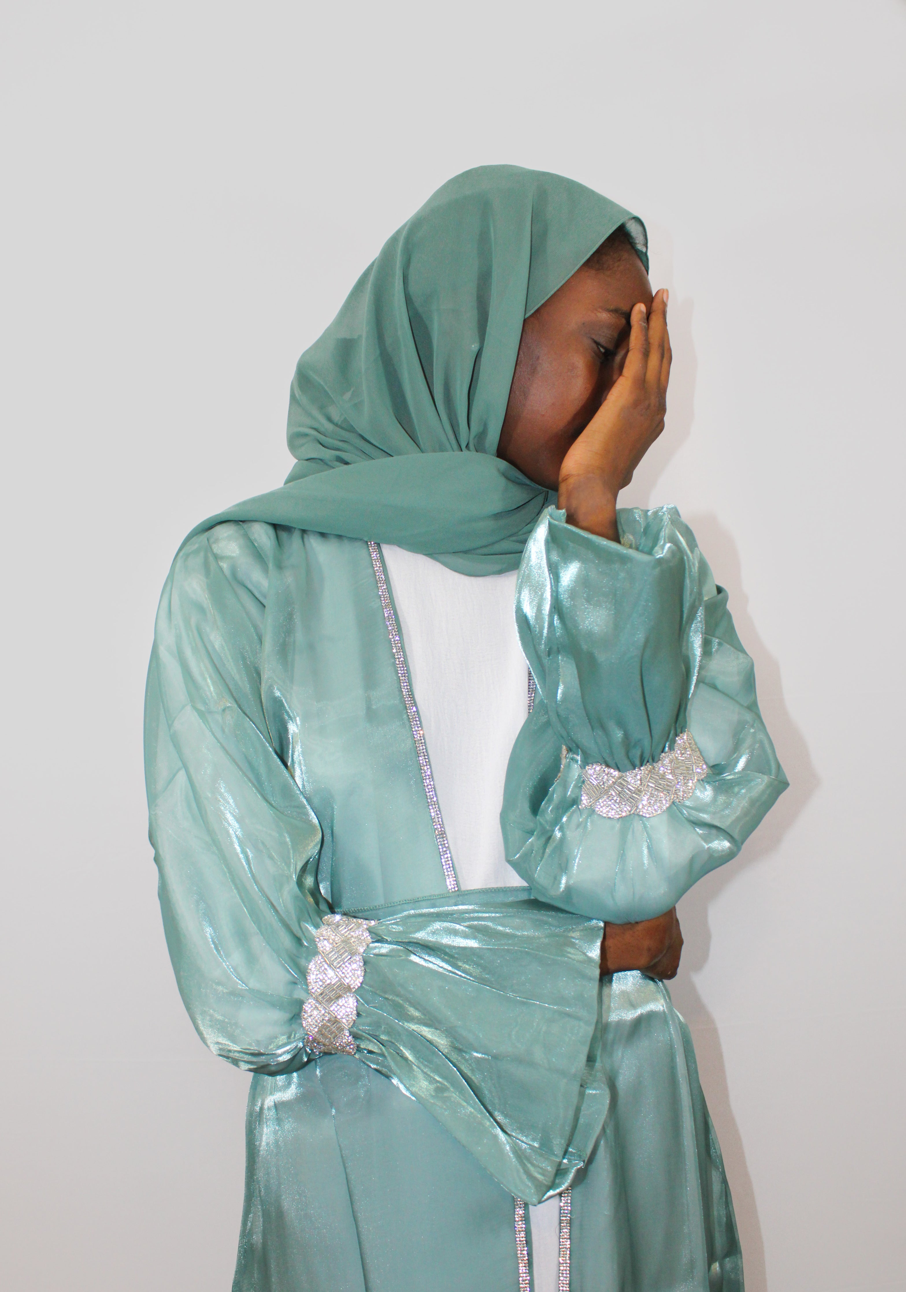 Diamond Dazzle Abaya